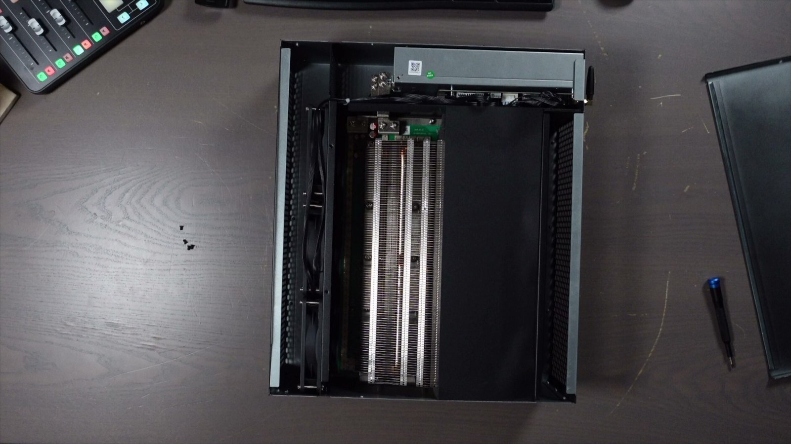 Interior view showing ASIC chip and heatsink assembly