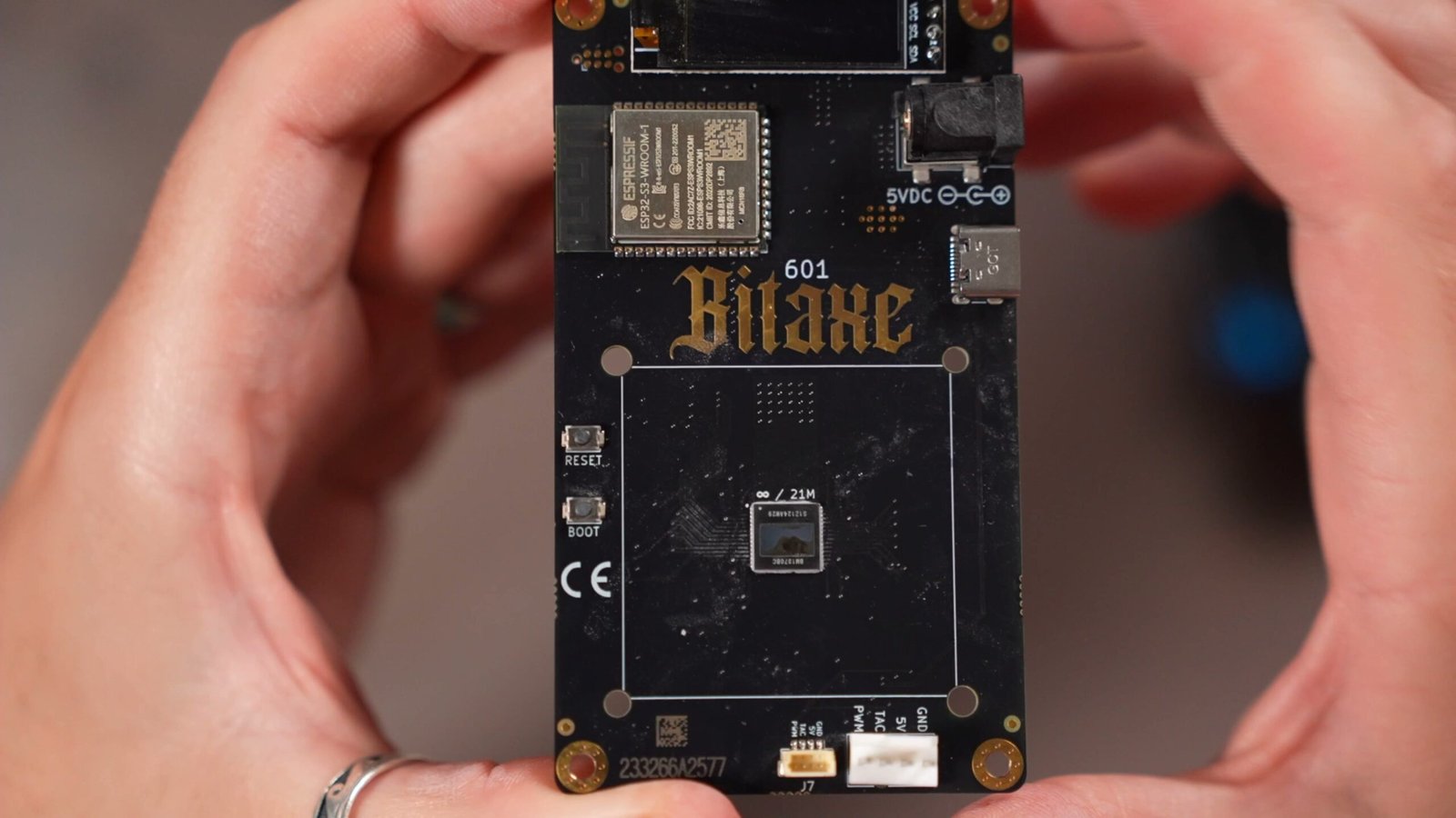 Back of Bitaxe 601 showing heat sink mounting area